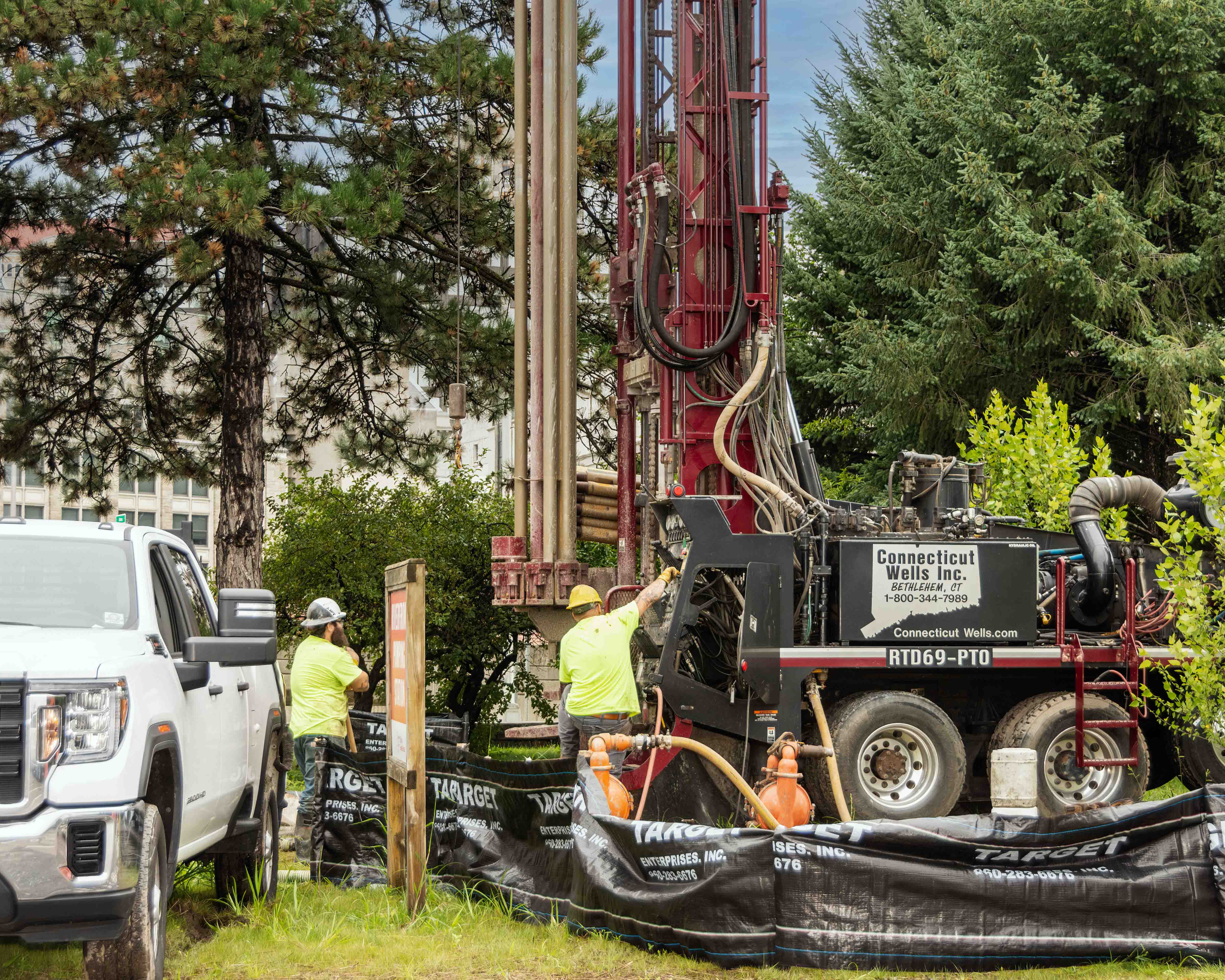 Geo-Thermal Well Drilling Operations: Drilling Geo-Thermal Well (Connecticut Well Service) geothermal well drilling-construction photography-connecticut well-albany ny